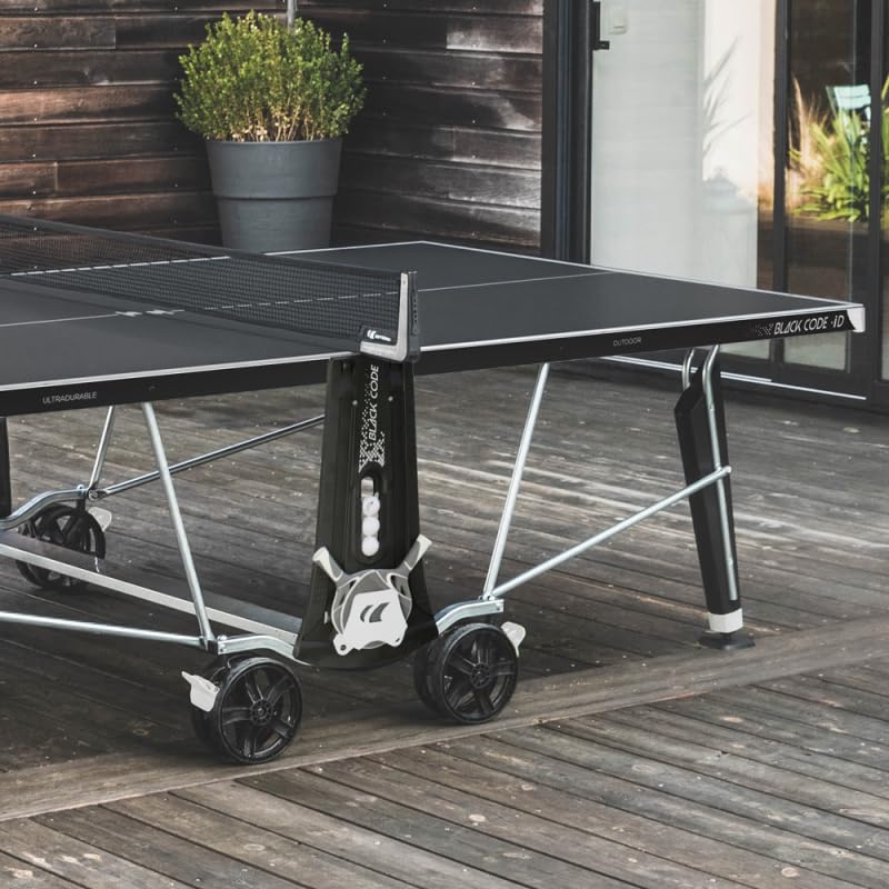 Cornilleau - Table de ping-Pong d'extérieur Loisir Black Code ID - Made in France - Plateau Noir 5mm - Technologie Compact - Vérouillage DSI 16 Points de sécurité