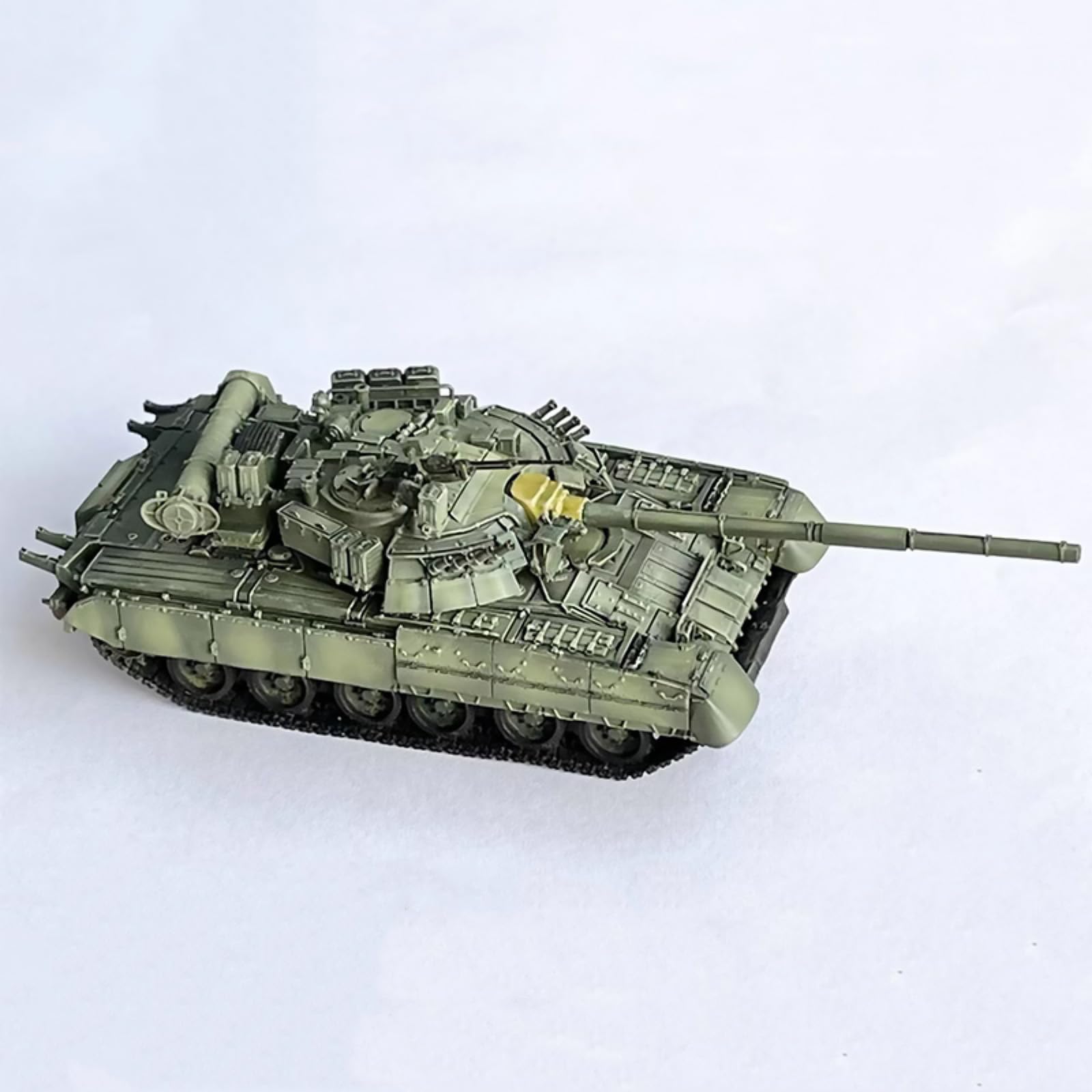 Amazon.co.jp: 1/72 ロシア T-80U 主力戦車 完成モデル 装甲車