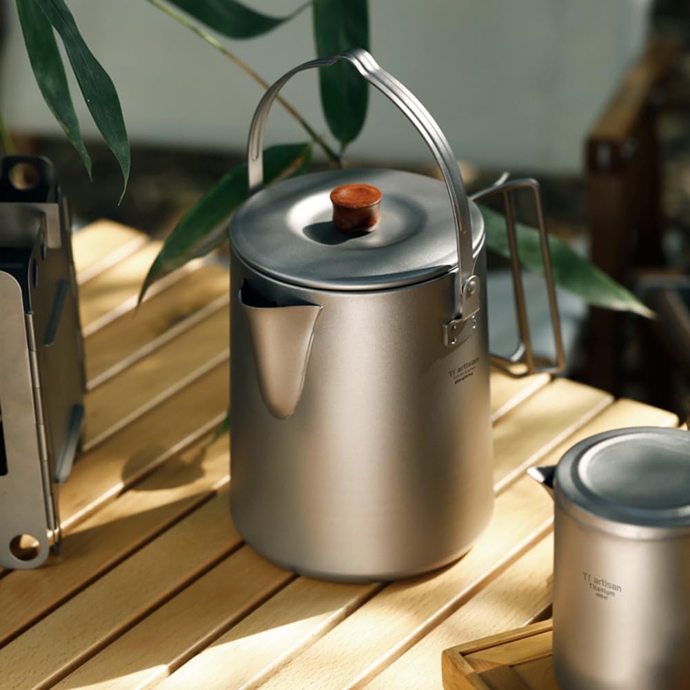 Hervidor de camping de titanio de 1,5 L con mango de madera, cafetera ligera para exteriores con boquilla de filtro para senderismo, mochileros, uso en estufas