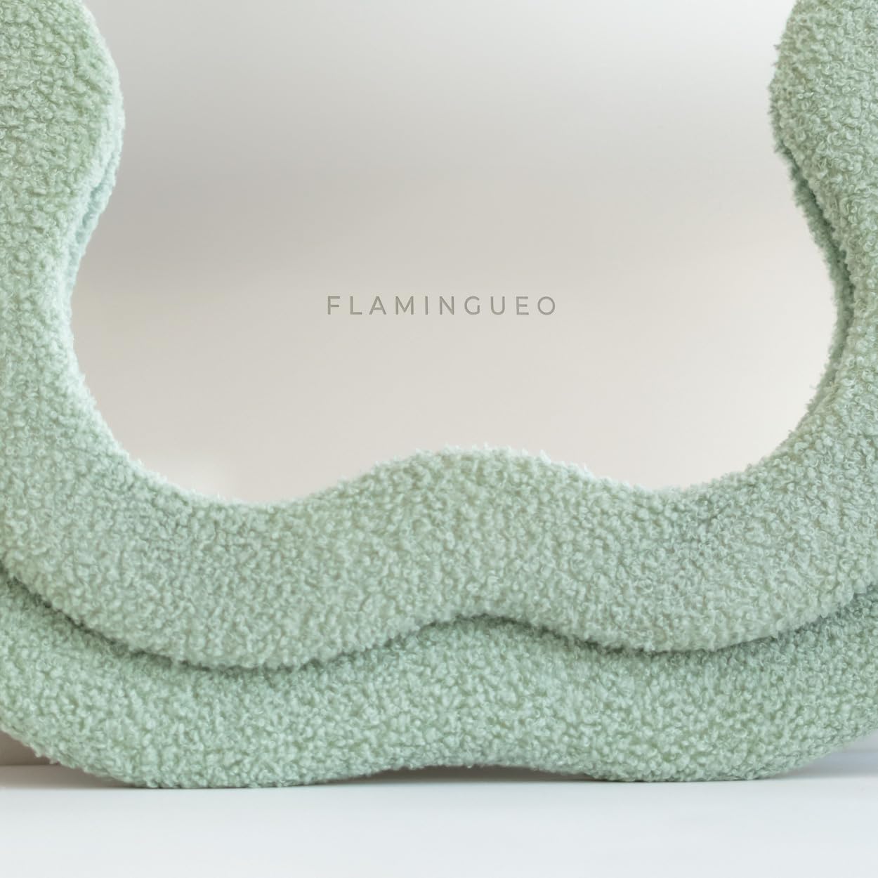 Flamingueo - Espejo Pared - Marco Tejido Rizo - Forma Irregular - Espejo Recibidor - Decoracion Hogar - 70 x 50 x 4 cm