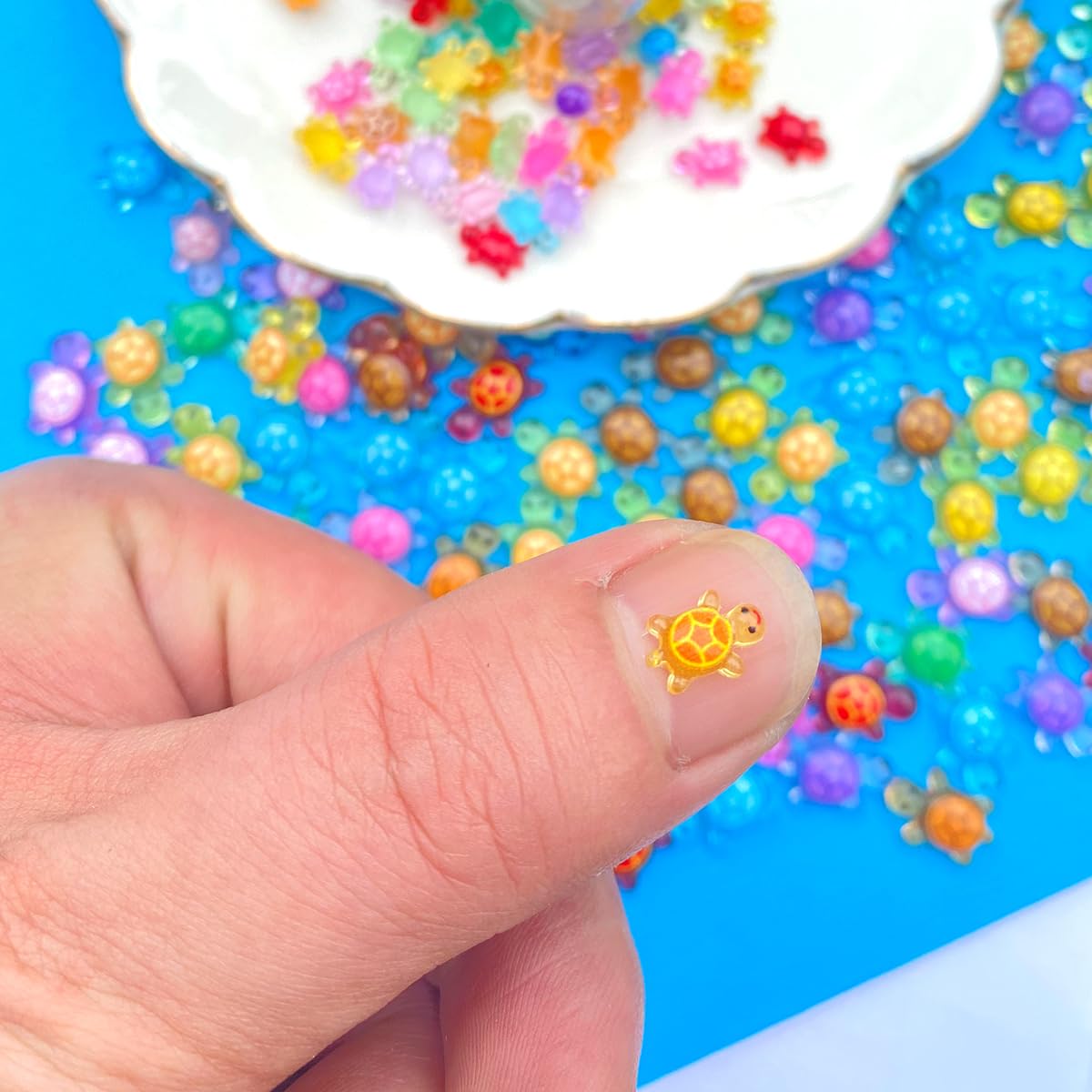 300 szt. mini żółwie z żywicy do rękodzieła, 3 rozmiary, świecący mały żółw, małe urocze świecące figurki, miniaturowe morze, ocean, zwierzę do bajkowego ogrodu, mikro dekoracji krajobrazu
