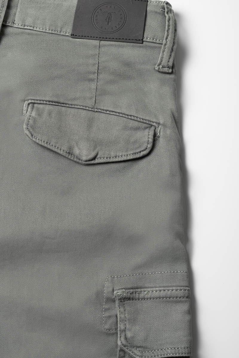 El Tiempo de Cerezas Pantalones Kalvin Tapered arqueado Verde-Gris