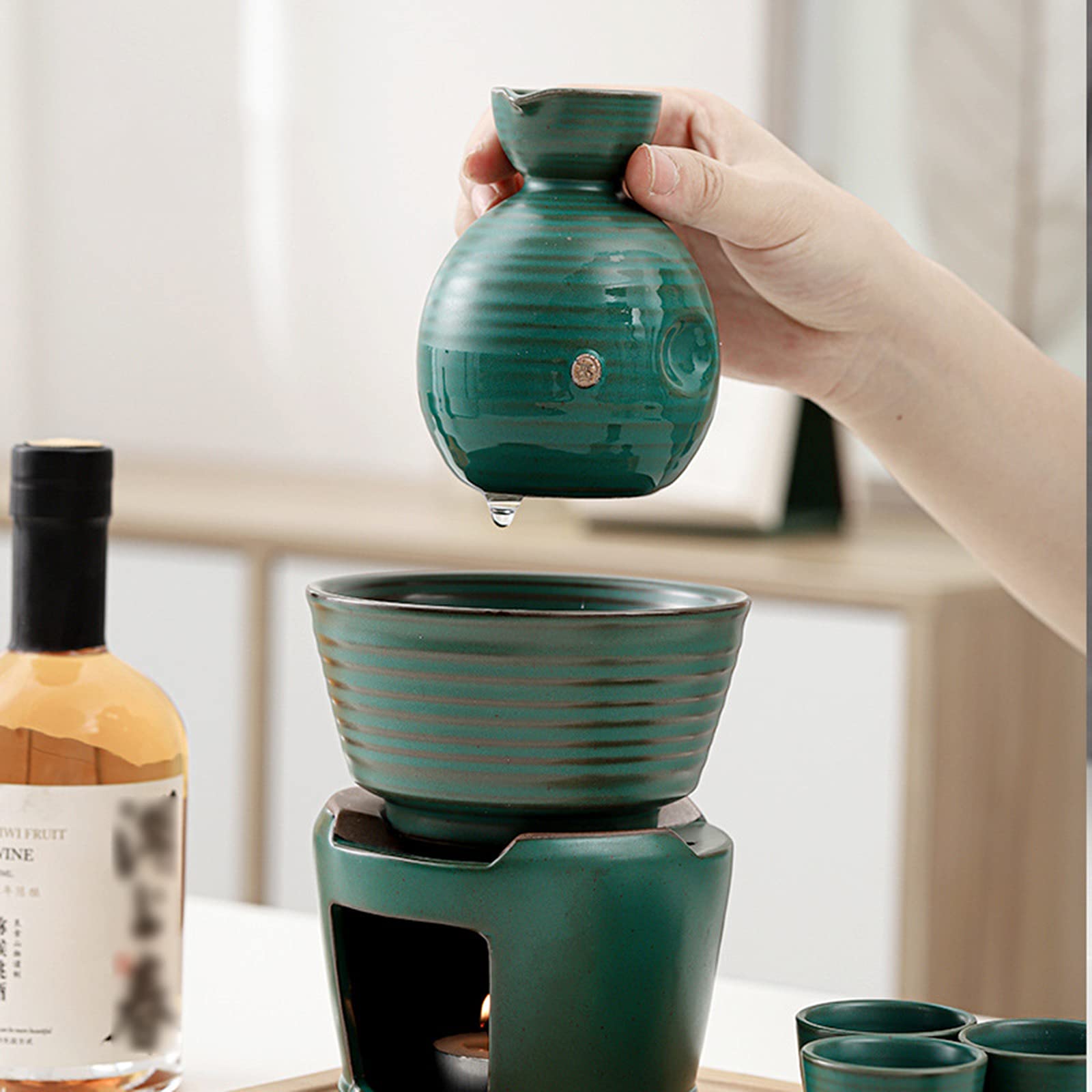 Set per sake in ceramica, set per sake e tazze con scaldavivande, kit per bevande calde per sakè in porcellana tradizionale, 8 pezzi, include 1 fornello, 1 ciotola riscaldante, 1 sakè, bottiglia, 4