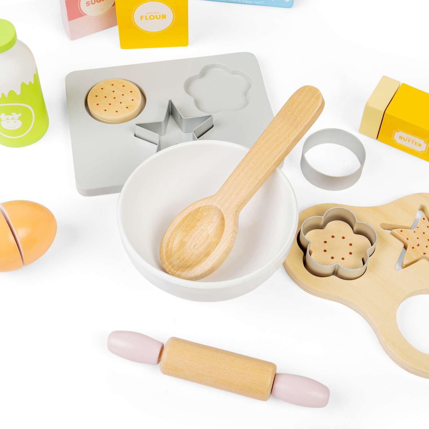 Bigjigs Toys Zestaw ciasteczek do pieczenia – 15 szt. drewniany zestaw do zabawy, akcesoria kuchenne, odgrywanie ról dla dzieci, zrównoważone prezenty i zestawy do zabawy, wiek 18 miesięcy +