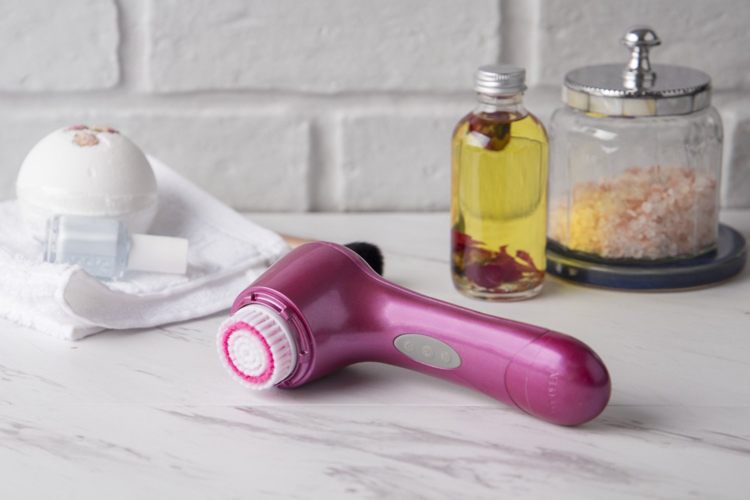 Amazon.com: Vivitar PG7000 Exfoliating Cleansing Soft/Gentle Portable Spa  For Sensitive Skin Care -Facial Power Cleansing Brush, Pink, 1 Count :  Beauty & Personal Care