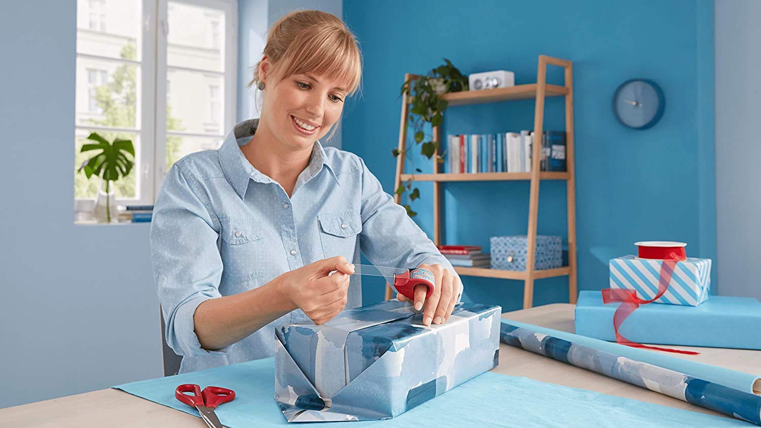 tesa 2 x 57858 Hand Dispenser Mini Clear (2 Pieces), Blue-red, Blue / Red, 2 - Pack - Image 4