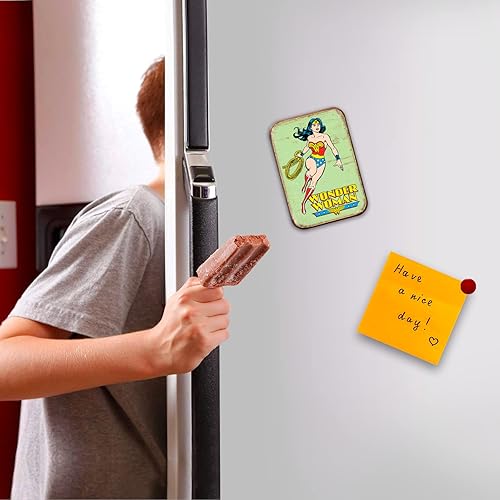 Miniatura 4 de Desperate Enterprises Wonder Woman - Imán retro para refrigerador, divertidos imanes para oficina, hogar y escuela, fabricado en los Estados Unidos
