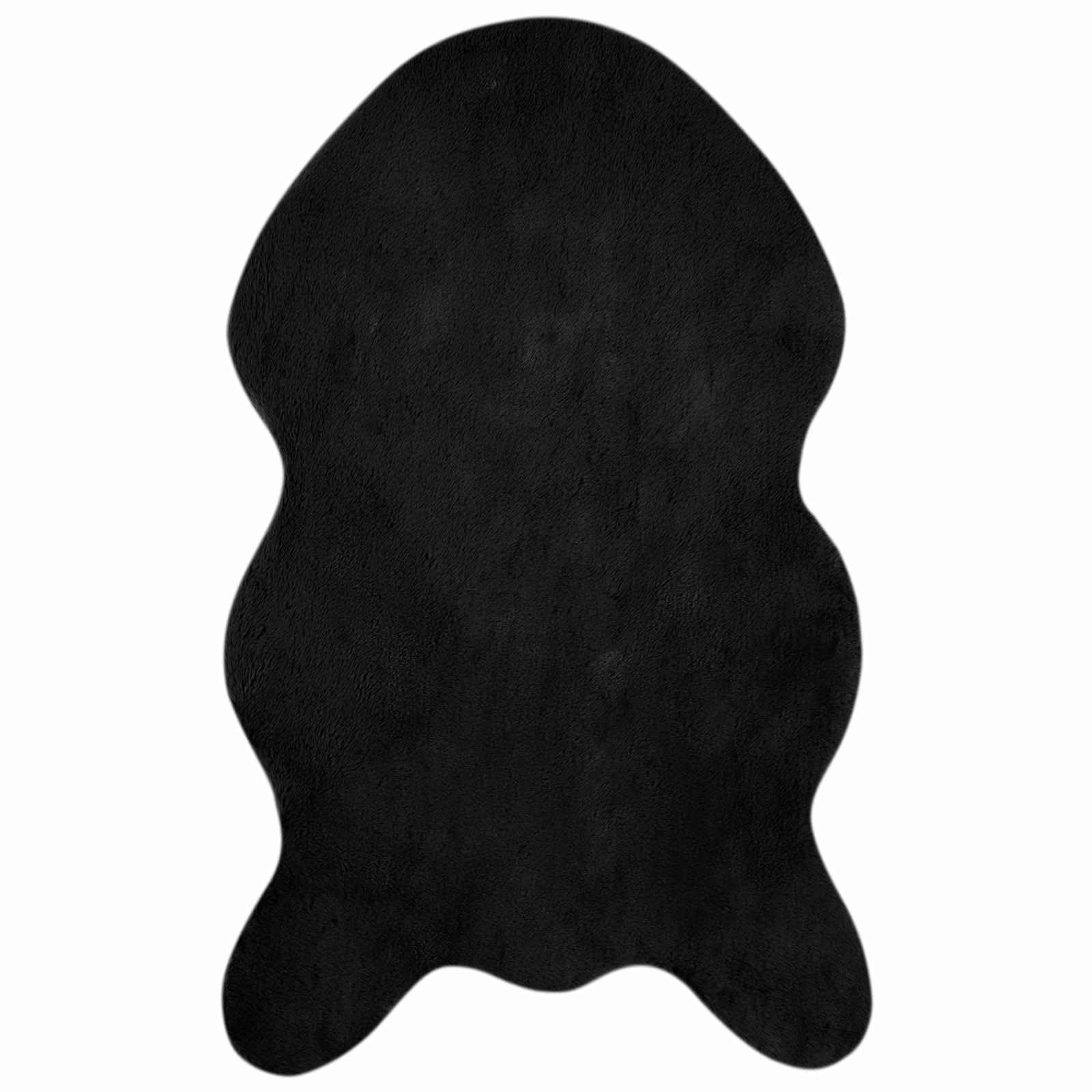 Petit tapis rectangle intérieur contre le sol froid du salon