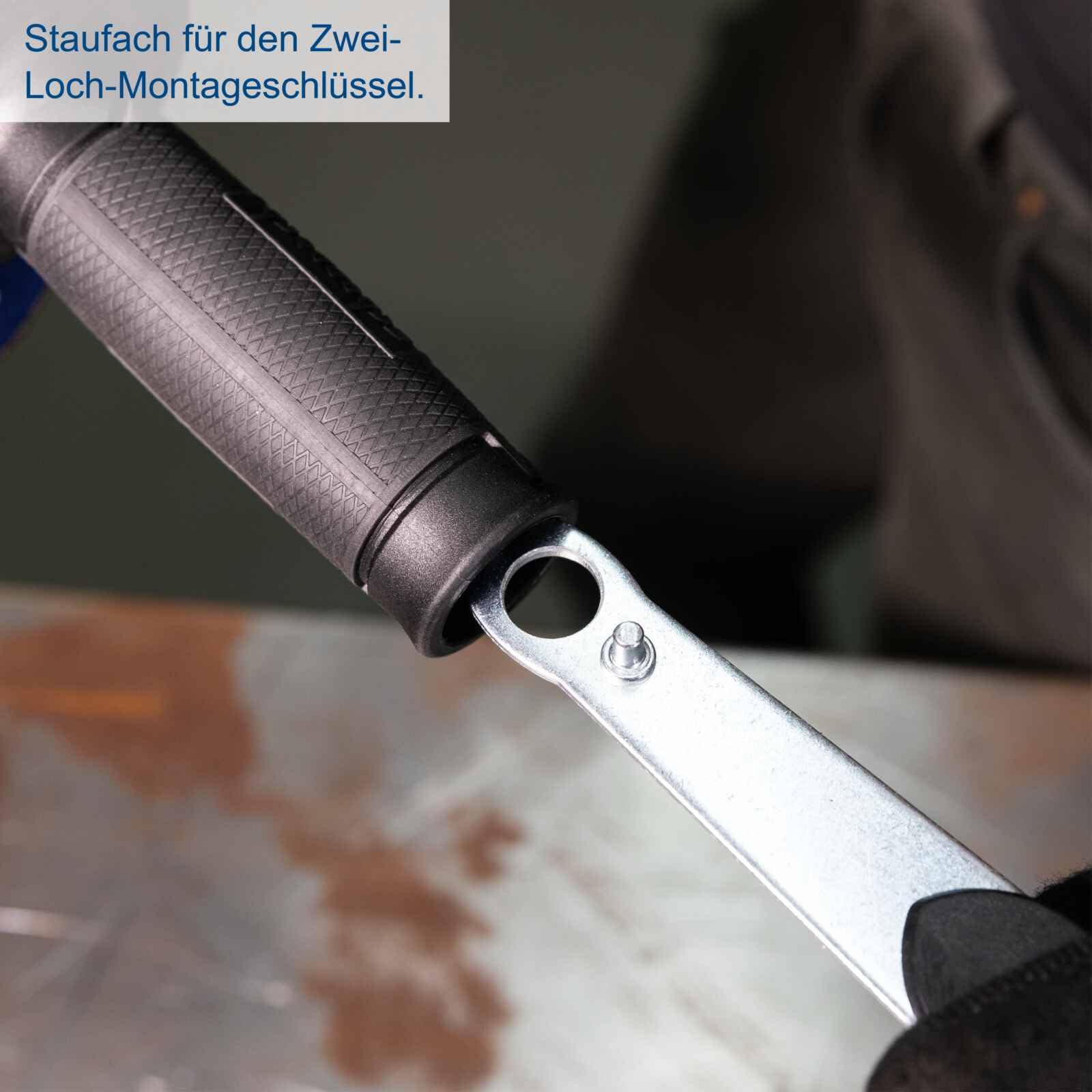 Scheppach Smerigliatrice angolare a batteria C-ATB15/1-X con valigetta e 15 dischi abrasivi, diametro disco 125 mm, velocità di rotazione 2500 - 10.000 min-1, avvio morbido e protezione da