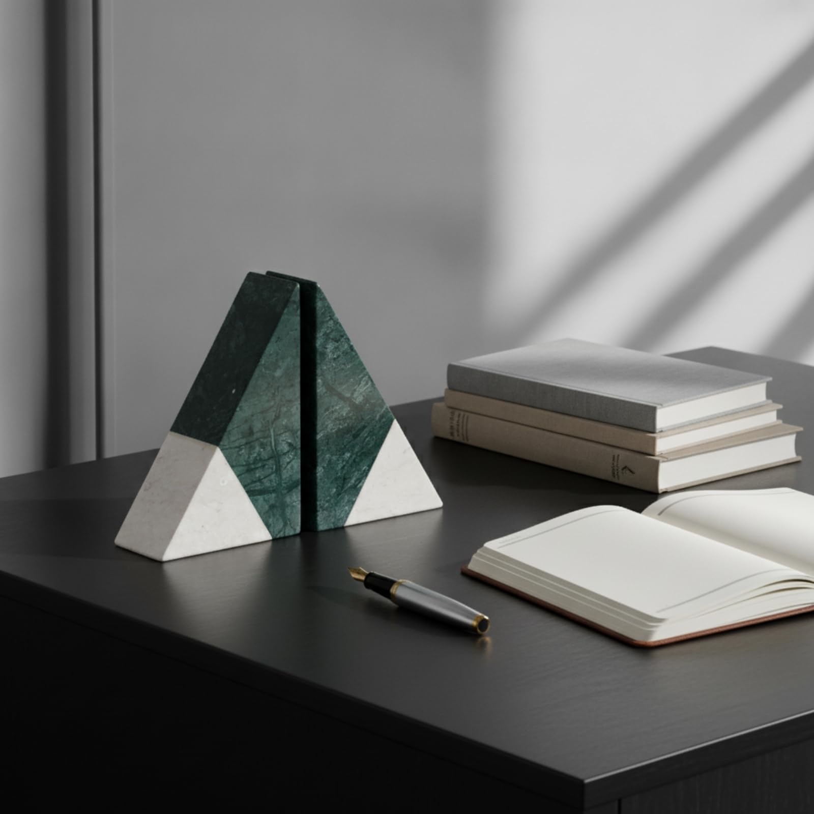 Colcolo Sujetalibros de Mármol Triangulares de Piedra Pesa ; Caras Inclinadas y Veteado Natural Aporta Estilo Galería y Mantiene Literatura Erguida en, Color to 1