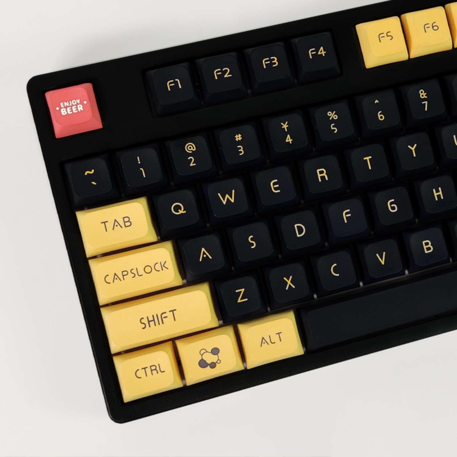 Set di 136 Keycaps gialli neri tema birra tasti tastiera meccanica ANSI PBT XDA