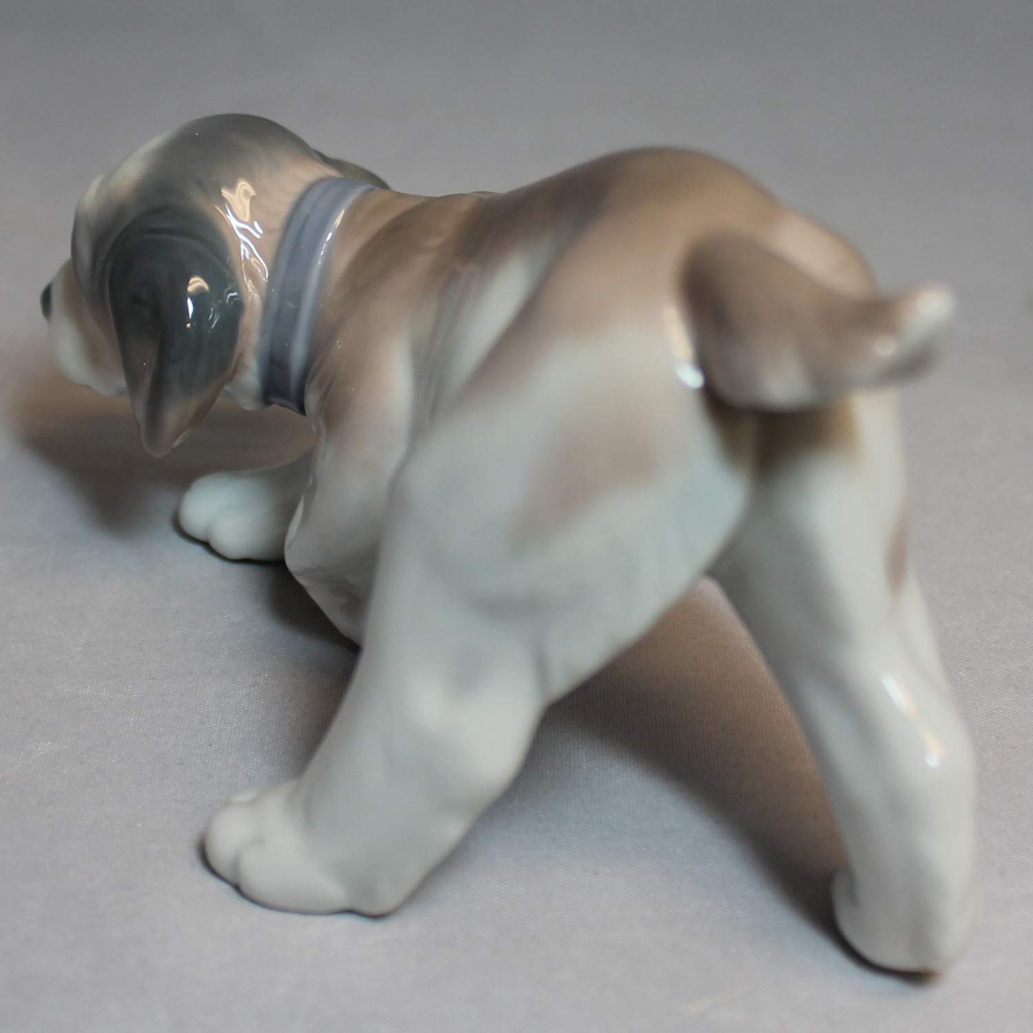 Amazon.com: Lladro Figurine, 6212 Little Hunter, Dog Sniffing