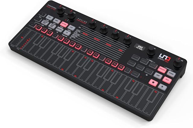 IK Multimedia UNO Synth Pro biurko czarna edycja limitowana