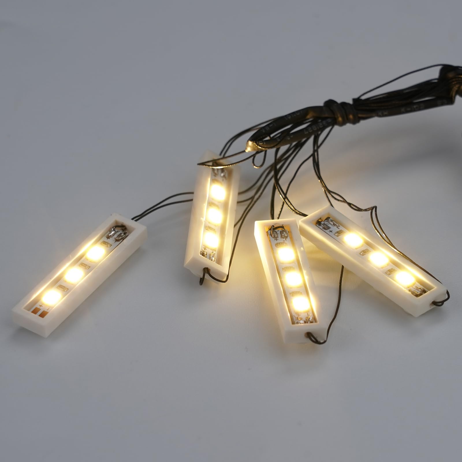 4 x White LED Downlights 1x4 Stones/Warm White in One Row (Four in One Downlights), USB Powered - 100% Compatible with Lego Bricks - Image 2