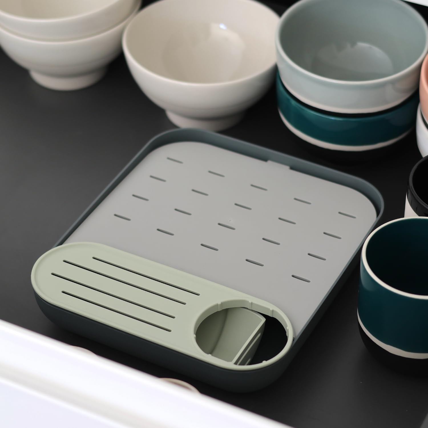 BEABA, Scolabiberon E Asciugabiberon, Grande Capacità, Modulare, Fino A 6 Biberon E Stoviglie Per Bambini, Vaso Accessorio, Drenaggio Ottimizzato, Facile Da Riporre, Compatto, Pratico, Salvia/Minerale