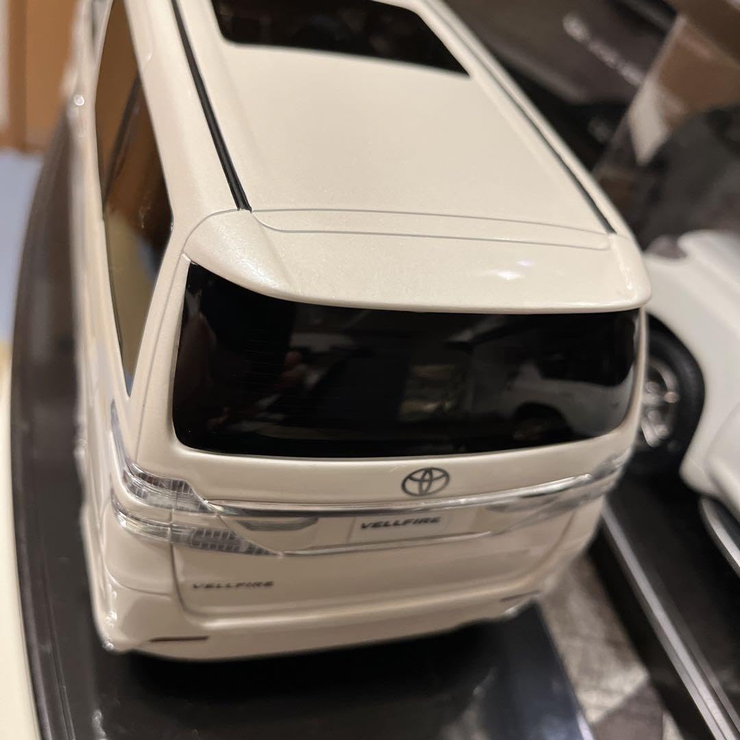 Amazon.co.jp: 1/18京商 SAMURAI ヴェルファイア 3.5Z G エディション  