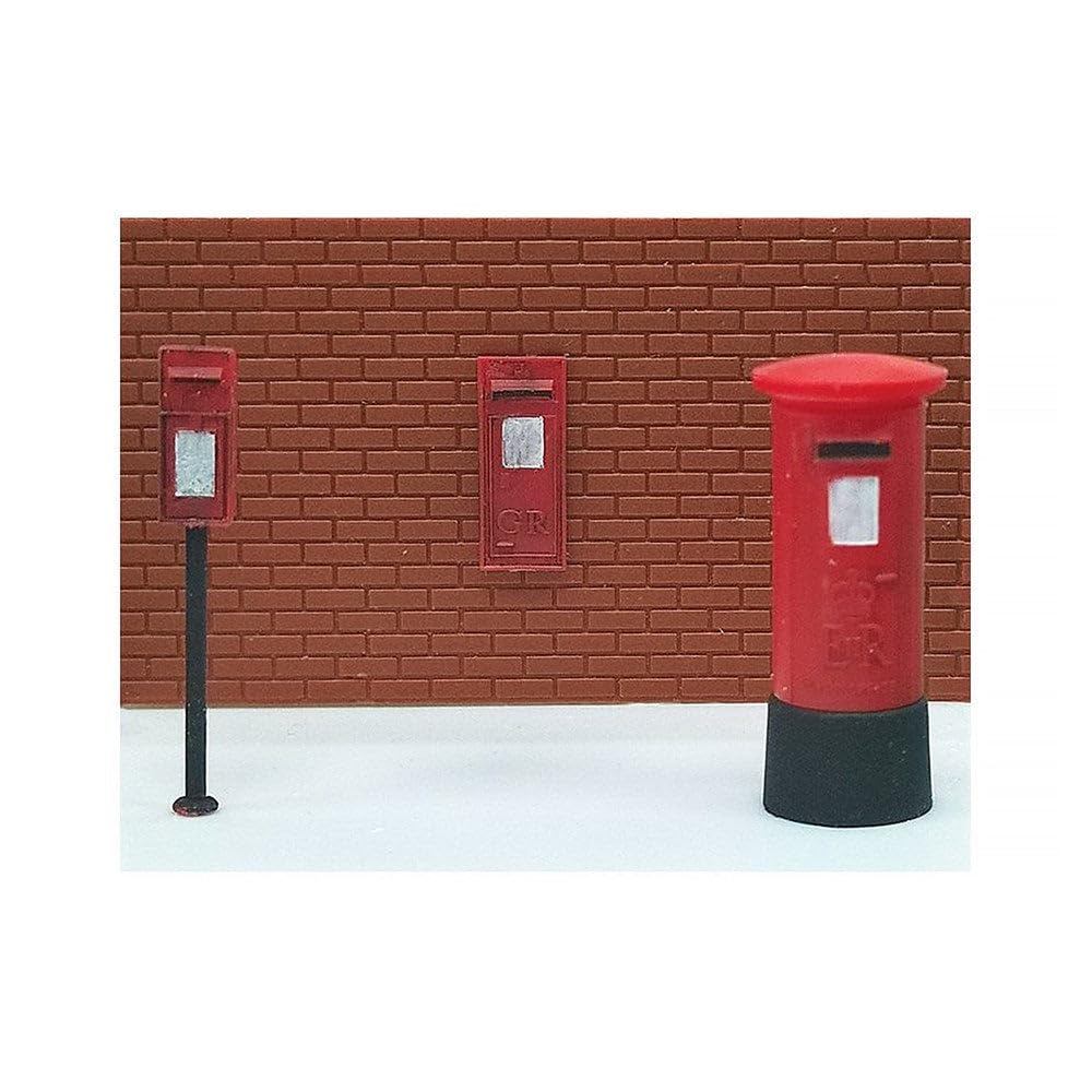 Model Scene 5044 Royal Mail Post Boxes (6)