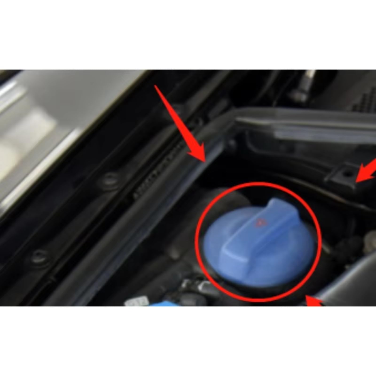 Serbatoio Raffreddamento Motore Compatibile Con Phaeton 3D0121321B Serbatoio Radiatore Liquido Raffreddamento Bottiglia D'acqua Bottiglia Liquido Raffreddamento Antigelo Tappo Serbatoio Espansione