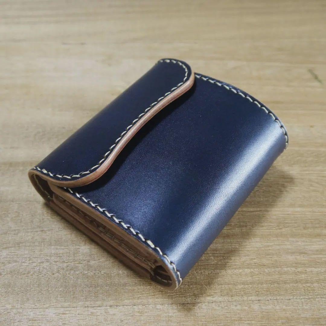 栃木レザー　サドルレザー　コンパクトウォレット　三つ折り　ネイビー/生成り Amazon.co.jp: 【ノーブランド品】栃木レザー サドルレザー コンパクト