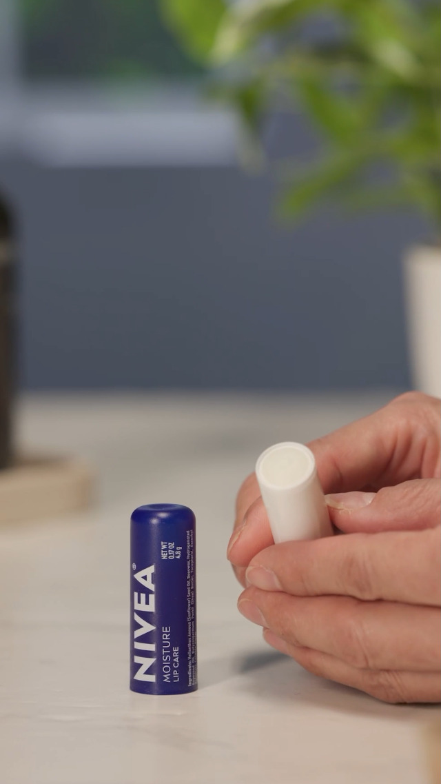 Amazon.com: NIVEA Moisture Lip Care, Hydrating Lip Balm with Shea Butter,  Nourishing Oils and Vitamin C & E, 3-in-1 Moisture, Repair and Nourish,  0.17 Oz Stick, Pack of 4 : Musical Instruments
