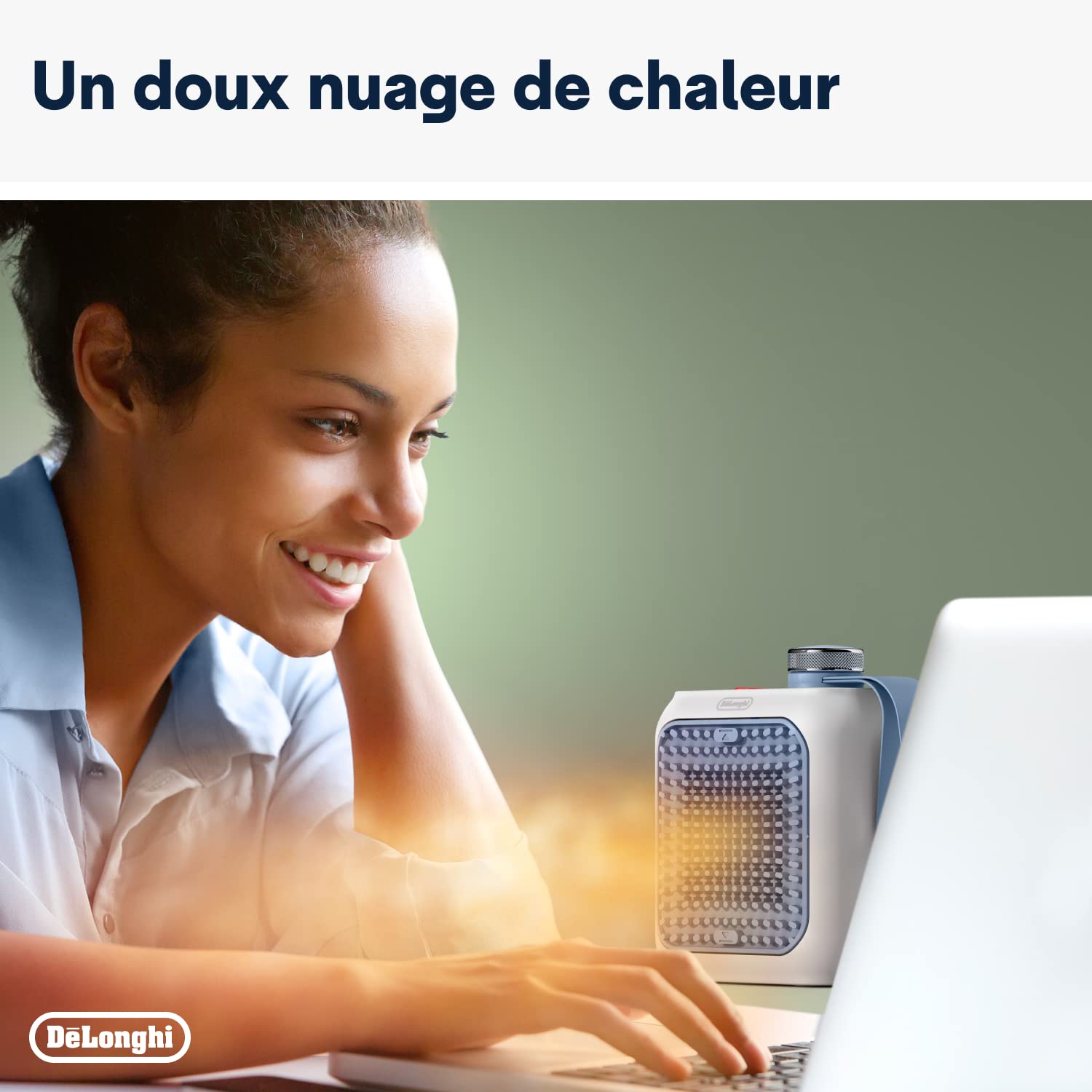 De'Longhi Capsule Desk - Chauffage Céramique Personnel, Mini-Chauffage Électrique Basse Consommation, Chaleur Immédiate, Silencieux, Arrêt Automatique si renversé, 360 W, Bleu Clair (HFX10B03.LB)