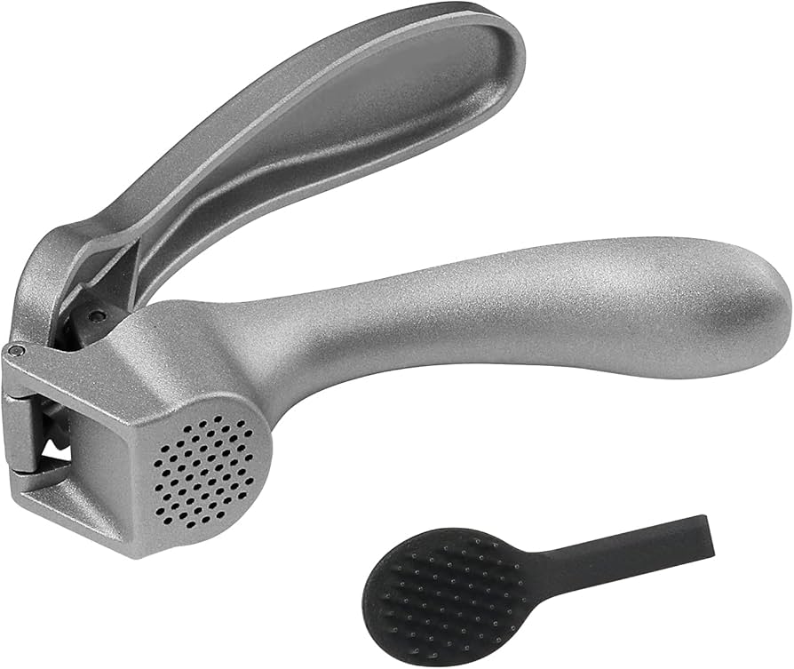 Garlic Press, Garlic Mincer Easy-squeeze Ergonomic Handle, Rust Proof, No Need To Peel, Professional Ginger Press & Garlic Crusher with Handy Cleaning Brush- Dishwasher Safe