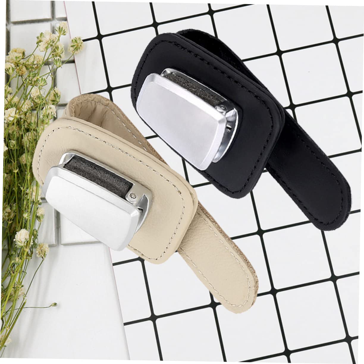GLEAVI 4pezzi Porta Occhiali Auto Clip Organizer Per Visiera Supporto Occhiali Sole Con Funzion Riparazione e Stoccaggio Accessorio Per Auto Pu Nero Beige