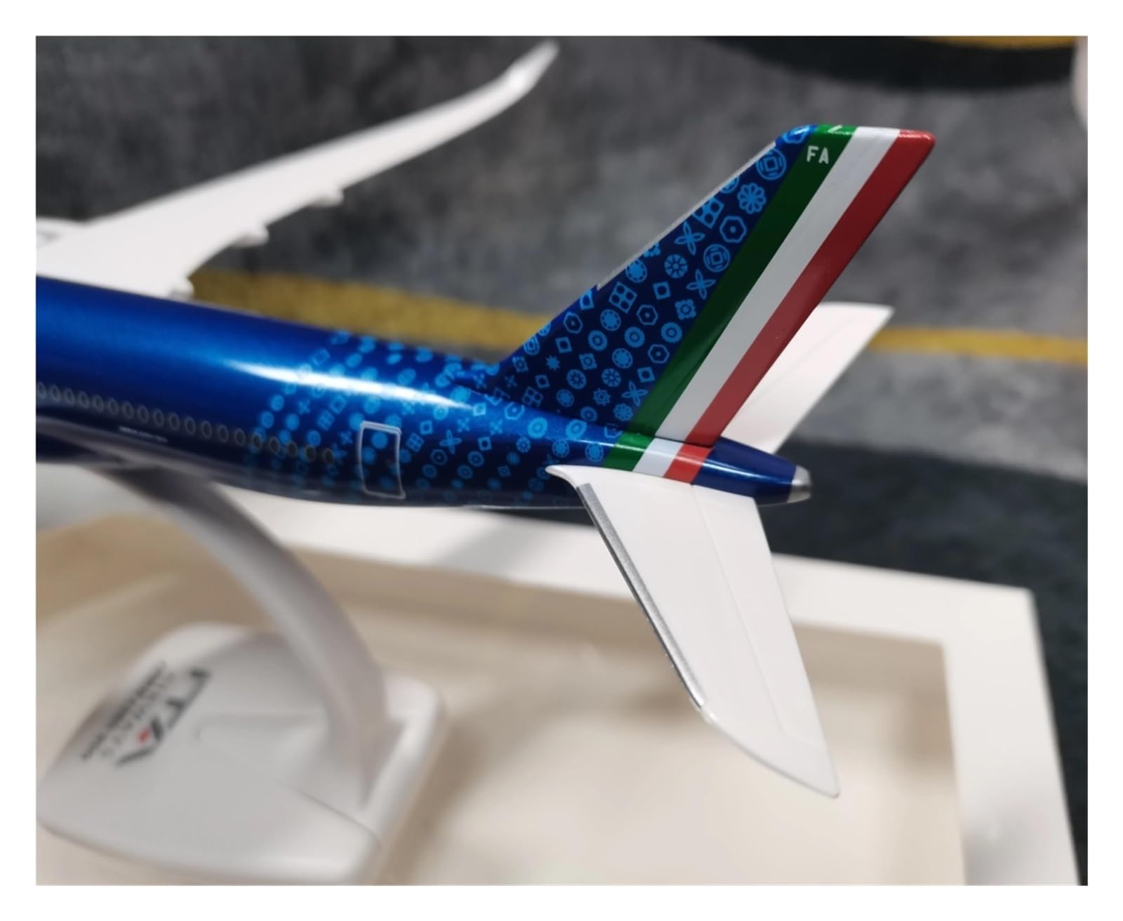Aerei in Metallo in Miniatura per A350-900 Italia ITA Airplanes Modello Scala 1/200 Collezione Aereo ABS Assemblaggio per Collezione per visualizzazione