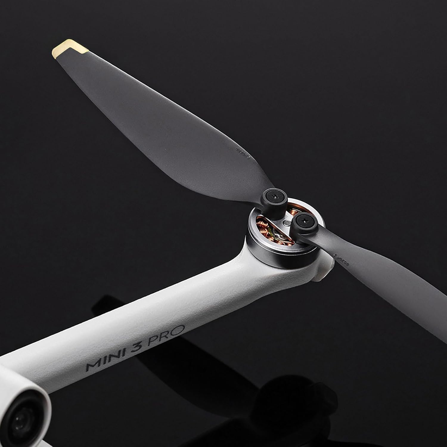 32Pcs Mini 4 Pro/Mini 3 Pro Propellers Quick Replacement Spare Part Low Noise Blades Wings for DJI Mini 3/4 Pro Drone Accessories Exclusive Screws & Screwdrivers Gold Tips