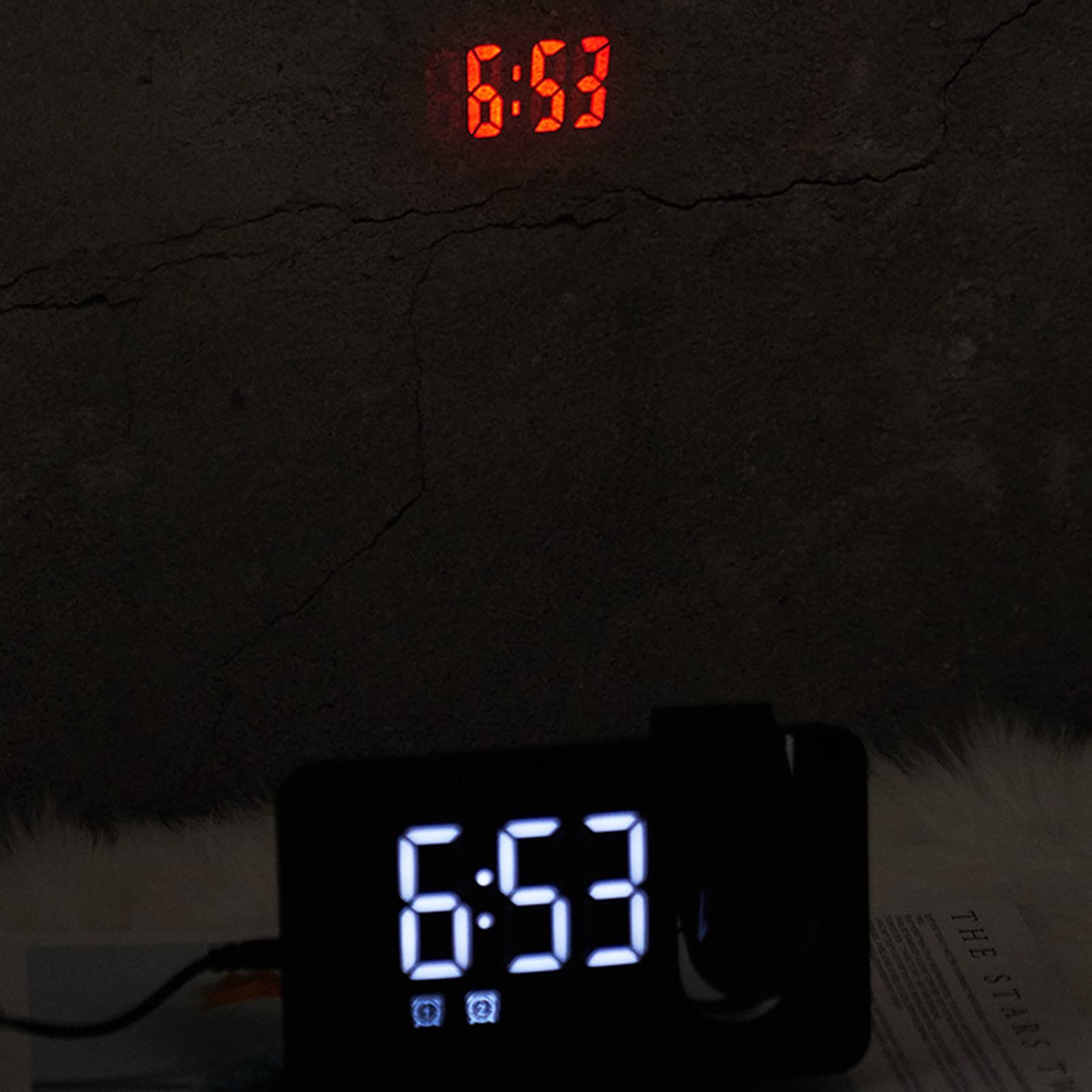 Réveil Projecteur, Réveil Numérique avec Radio FM, Affichage LED Clair, Snooze, Réveil Numérique pour Chambre à Coucher,White