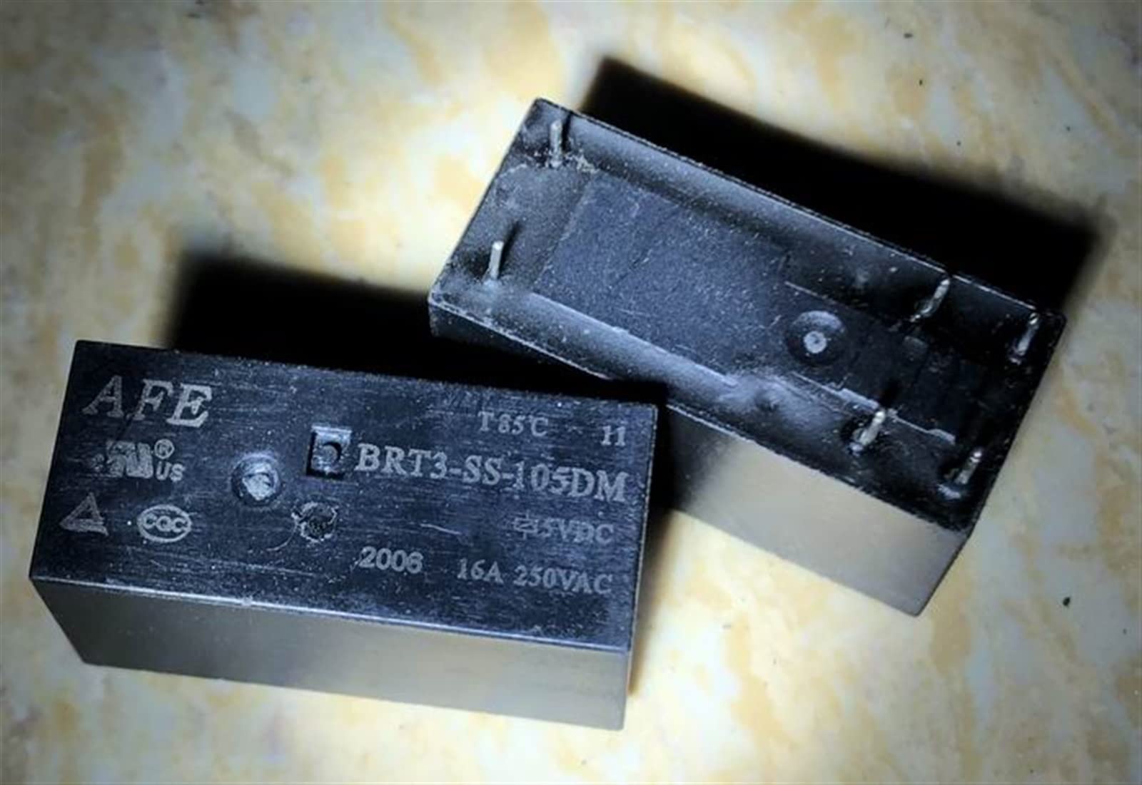 Relé 6 Pines BRT3-SS-105DM para automatización de proyectos 5V