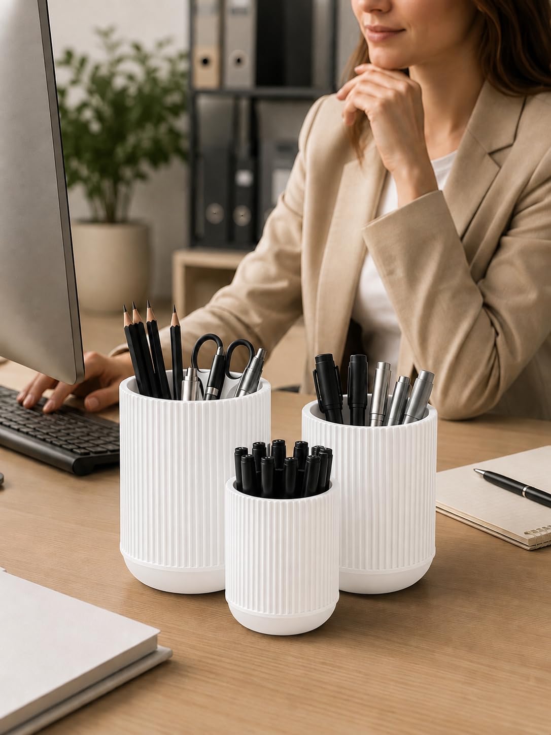CABU Stiftehalter Weiß 3er Set – Minimalistischer Schreibtisch Organizer – Multifunktionaler Stiftebecher & Pinselhalter aus robustem Kunststoff – Modern Matt für Büro, Homeoffice & Kosmetik