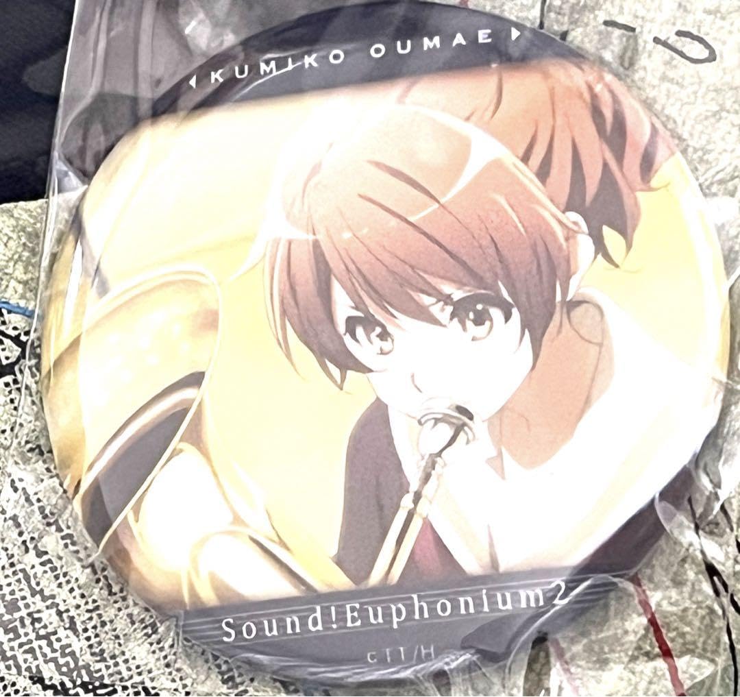 響けユーフォニアム Tシャツ 特典 缶バッジ 黄前久美子 - ピンズ