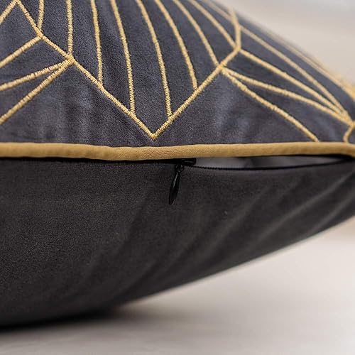 Miniatura 4 de Yangest Funda de almohada de terciopelo degradado gris oscuro y dorado, con líneas geométricas, funda de cojín moderna y lujosa bordada para sofá,