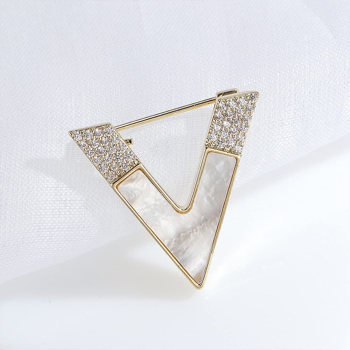 Broches con la Letra V para Mujer, joyería de Moda, Broche pequeño de Solapa con Forma de Concha.