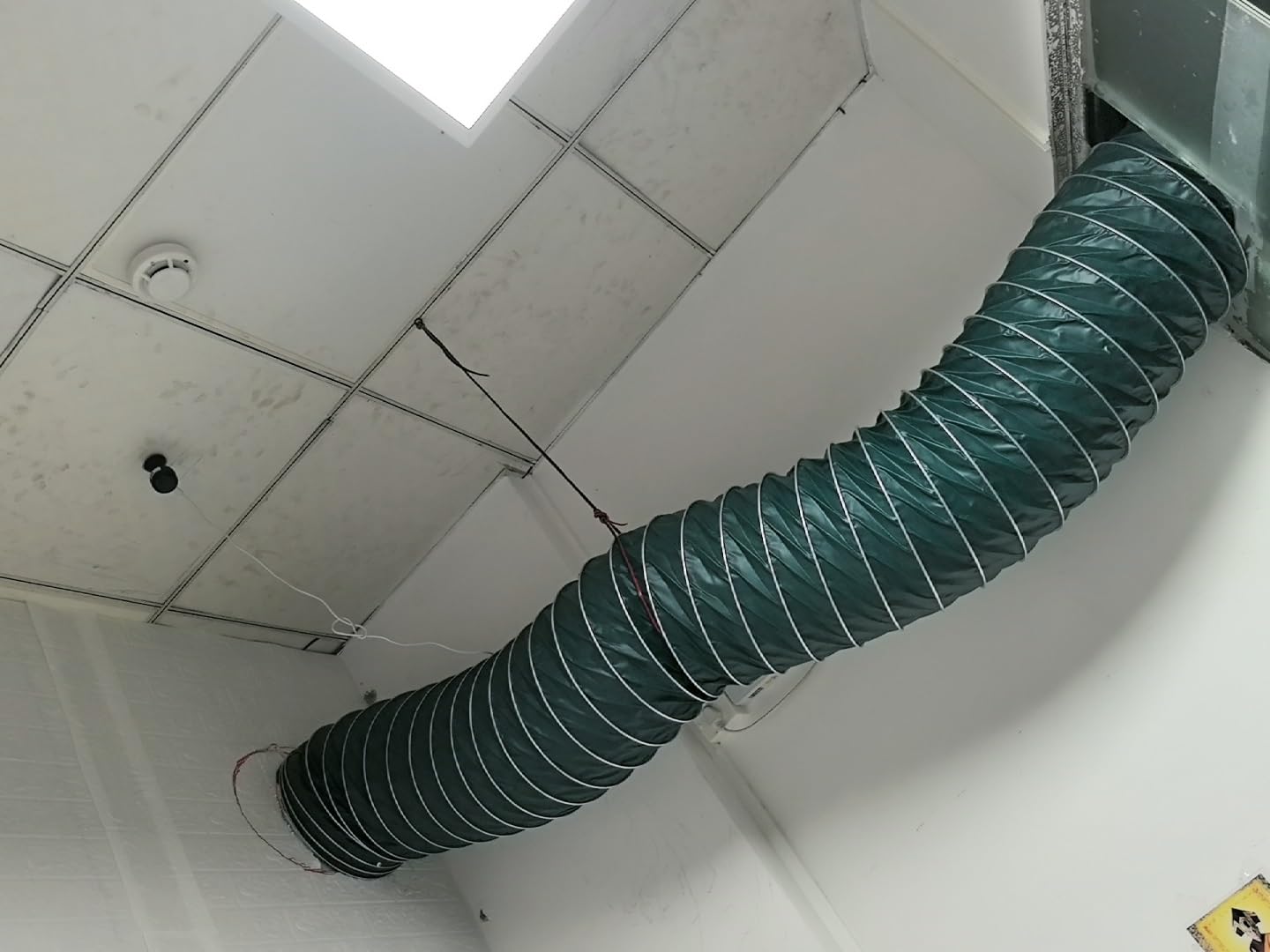 Flexible Dryer Vent Hose 4-22 Inch Adjustable - Heat Resistant, Waterproof Flame Retardant Duct for Home/Industrial Use(D11In L6.6Ft)