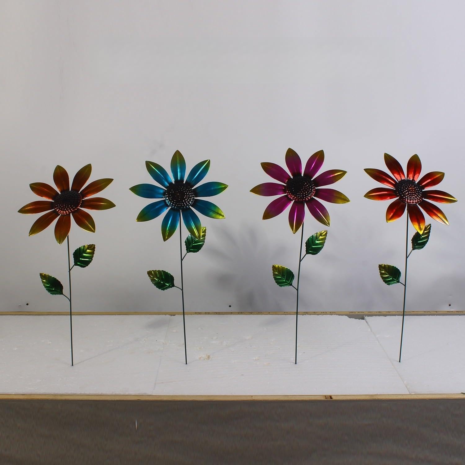 YONMLEDO Metal Flower Stakes 3pcs Garden Decoration Stakes, Sunflower, Courtyard Outdoor Garden Pile Decoration, Craft Sunflower