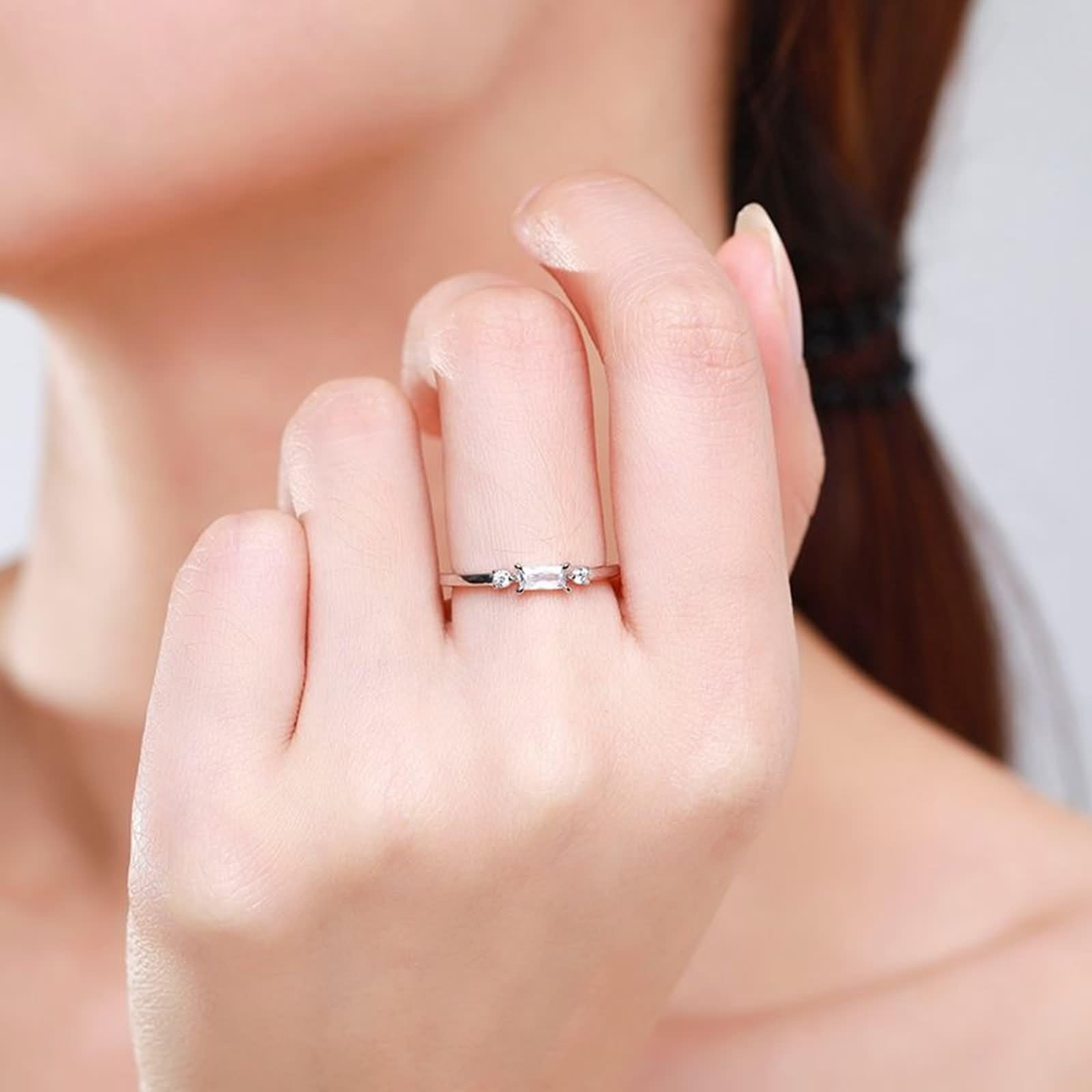 Anello da donna, minimalista, design sottile, rettangolare, moissanite rotonda 14 carati, in oro bianco 14 carati, misura 50 (15,9)