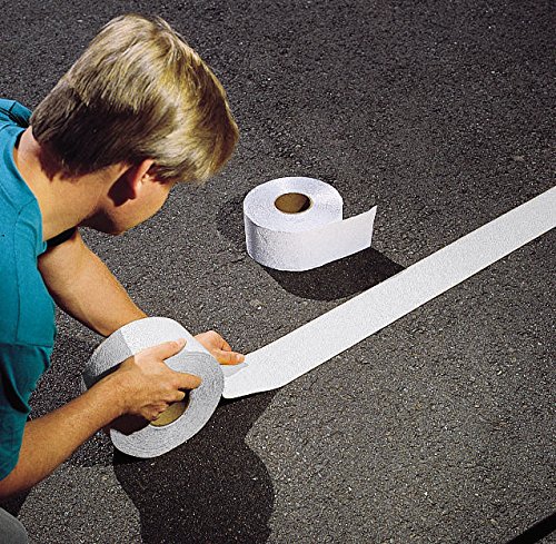 Miniatura 2 de Brady 78261 - Cinta adhesiva de vinilo con respaldo de lámina de 150 pies de largo x 4 pulgadas de ancho, con arena y cuentas reflectantes, color