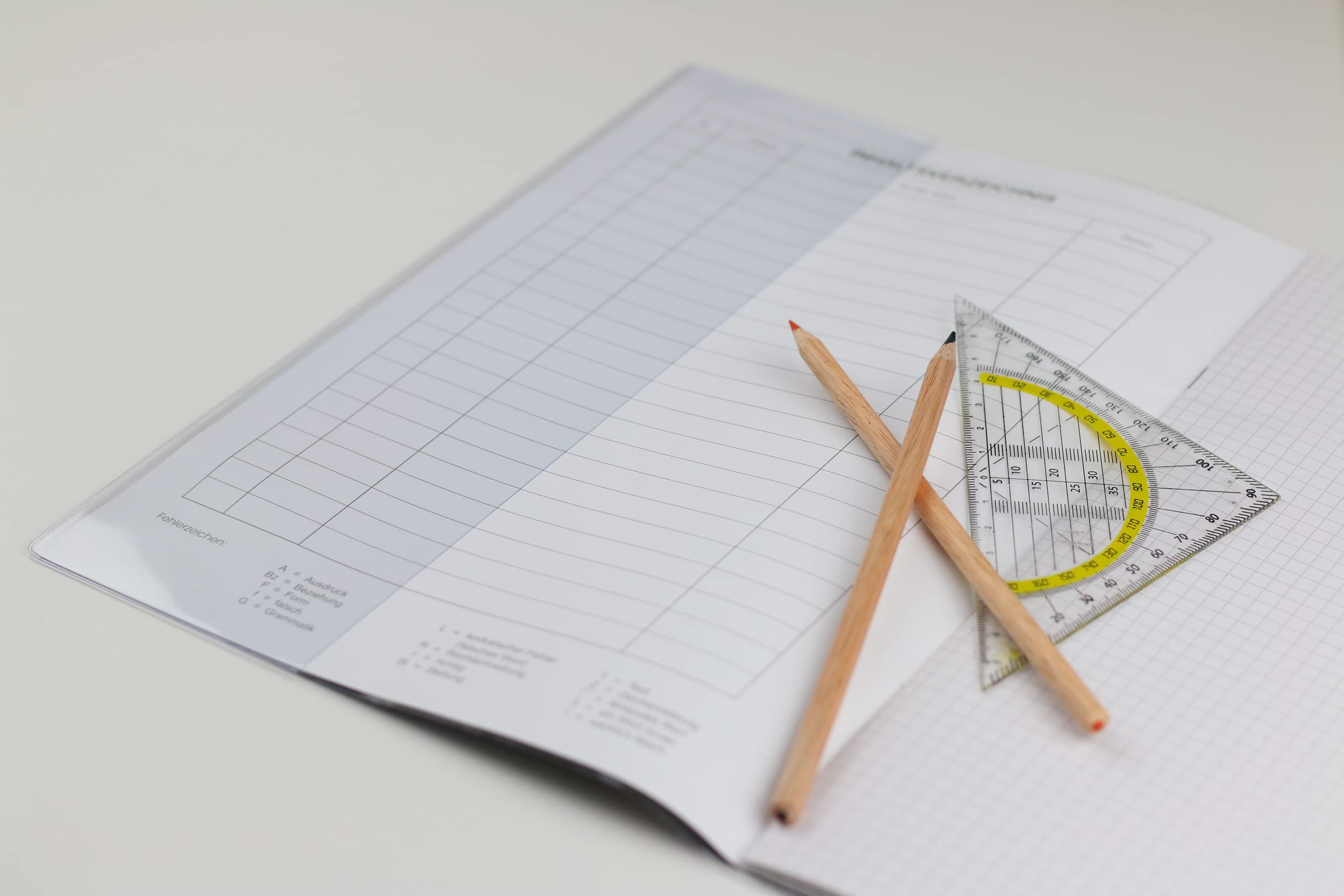 OLGS Hefthüllen DIN A4 starke PVC Folie transparent aus Kunststoff | Buchhüllen für Schulbücher und Schulhefte | Heft Hüllen Heftumschläge farblos abwischbar (Blanko 10)