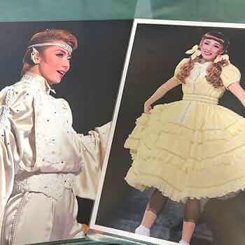 Amazon.co.jp: 宝塚歌劇団 専科 沙央 くらまさん A4写真