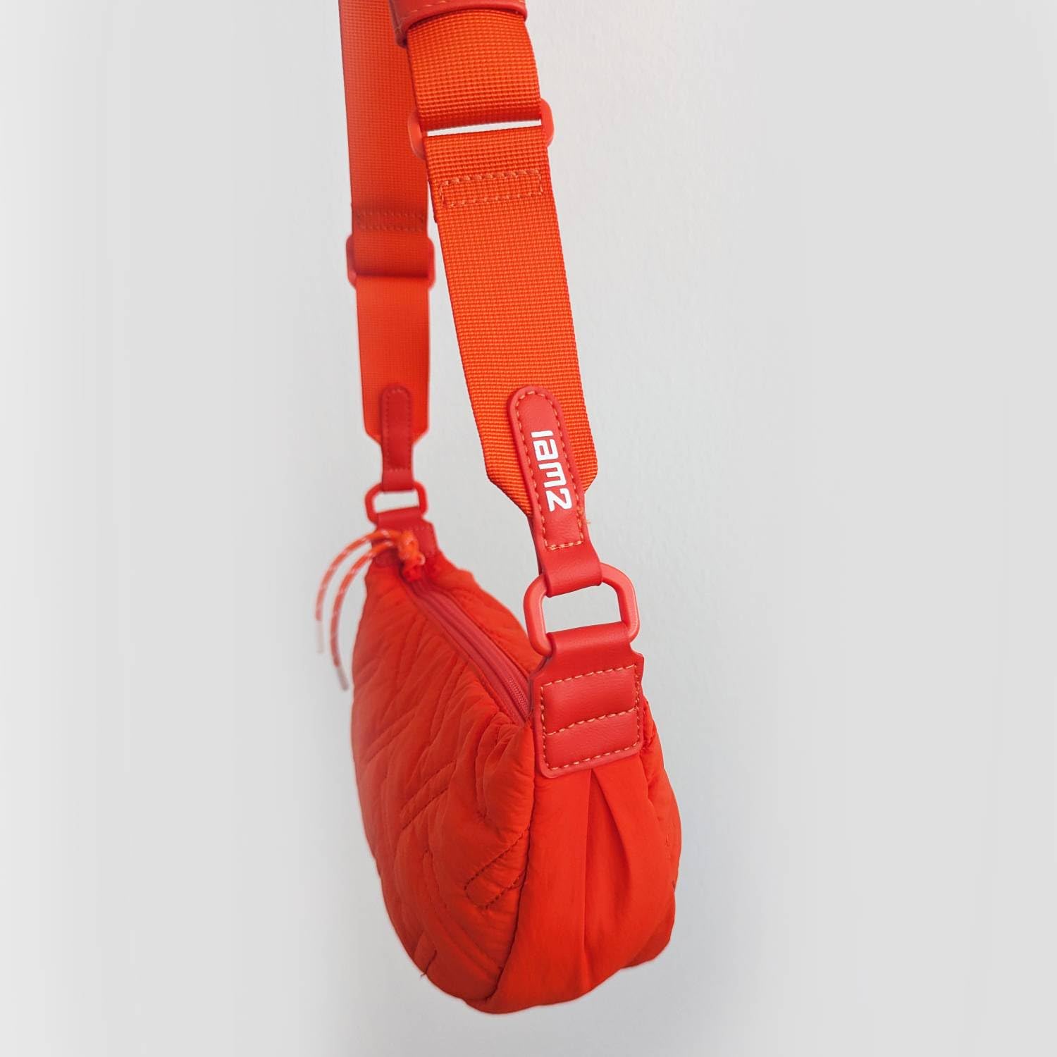 Zwei Damen Puffer Tasche Cleo CL50 gesteppte moonbag 2 Liter wasserabweisende quilted Puffy Bag Halbmond-Form, recyceltes Nylon, Stepptasche tragbar als Umhängetasche oder crossbody