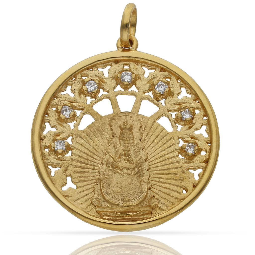 Medallón Virgen del Rocío, Plata de Ley 925 Chapada en Oro, 30mm, Diseño Calado con Circonitas