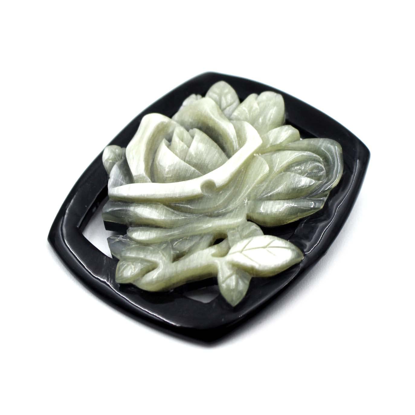 白水牛 黒水牛 薔薇 彫ブローチ 約縦58×横59ミリ 大ぶり 落下防止シリコン付 熟練した職人の 手彫り ハンドメイド