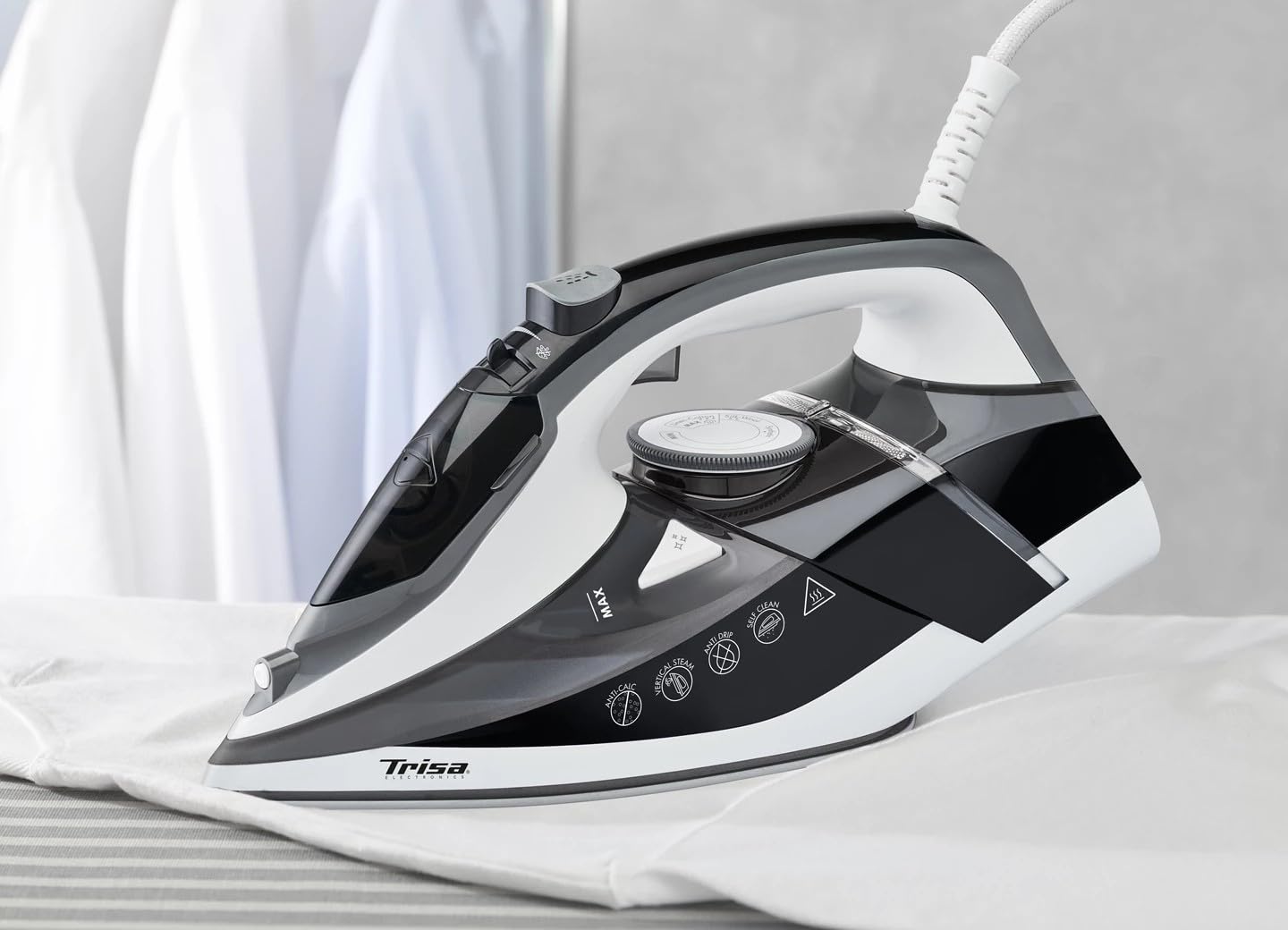 Trisa Dampfbugeleisen 2400W, Keramiksohle, 140g Dampfstoß, Anti-Kalk | Keramik-Leichtlaufsohle, 140g Dampfstoß & 30g Dauerdampf, Anti-Kalk & Tropfstopp, 350ml Tank, Auto-Off