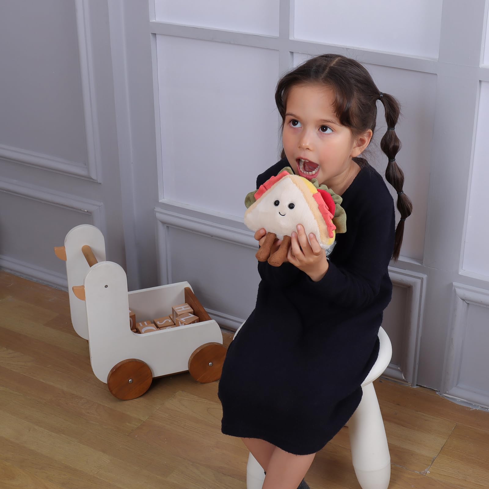Apricot Lamb Panino alimentare peluche per bambini, morbido e carino, per bambine e ragazzi, morbido panino multicolore, 11 cm