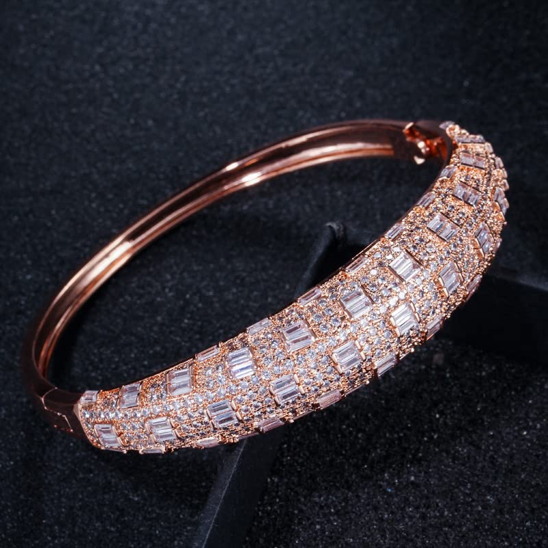 Bracelet de bijoux de mariage chic à offrir pour d'authentiques moments