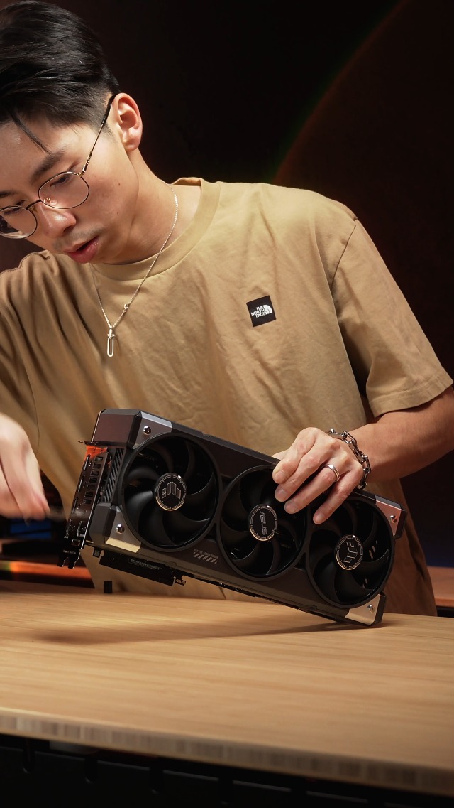 Watch ASUS TUF RTX 5080 Unboxing and Installation on Amazon Live
