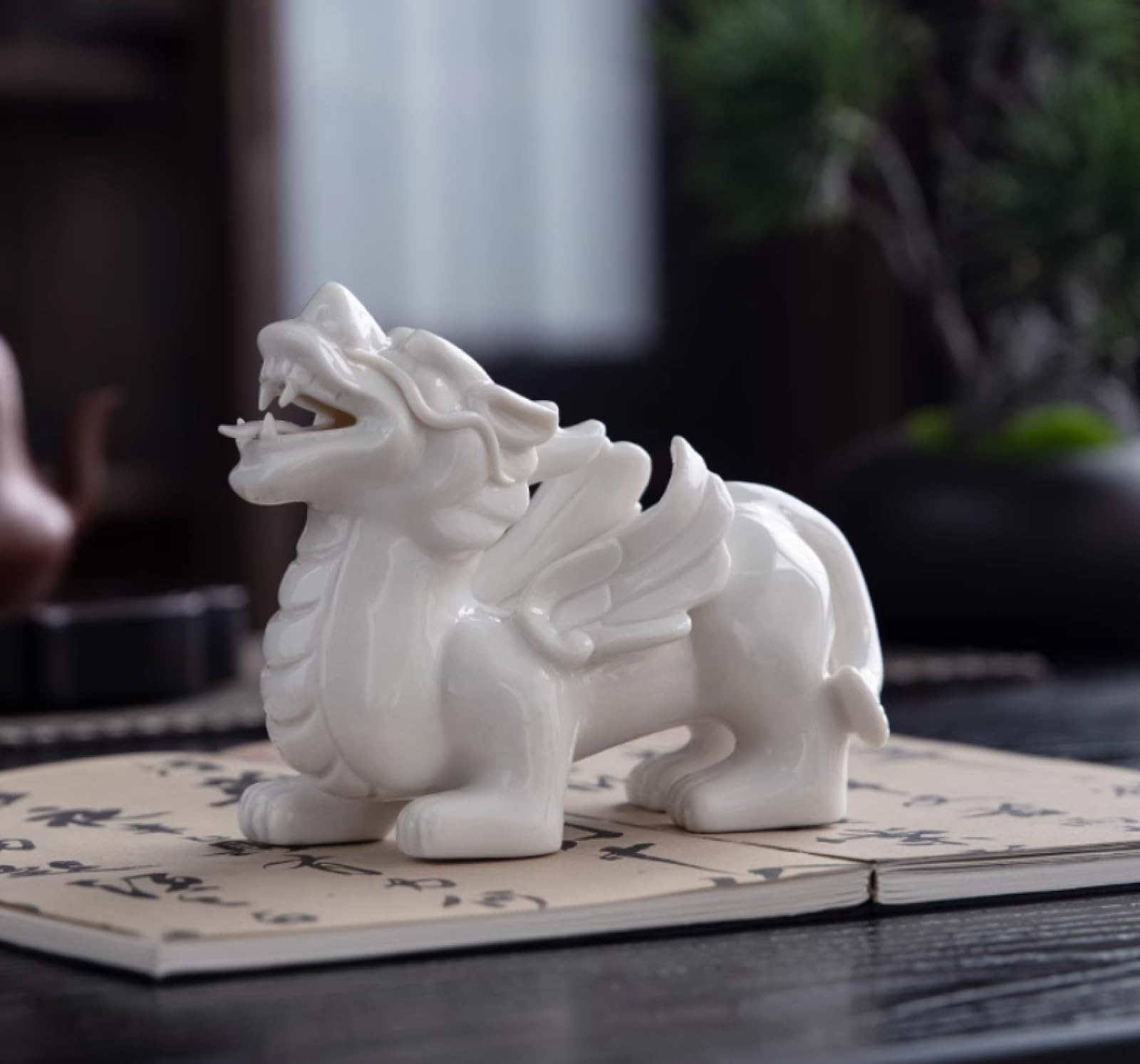 Escultura de dragón Qilin Blanco de cerámica Hecha a Mano Adorno Animal decoración para hoteles hogares oficinas Regalos de Boda