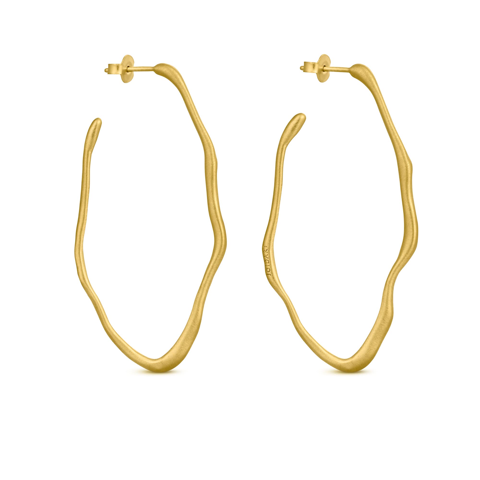 PENDIENTES DORADOS CLARA | Diseñados por laboratorio Joidart | Colección Clara | Metal con baño de oro de 24 K | Acabado en mate